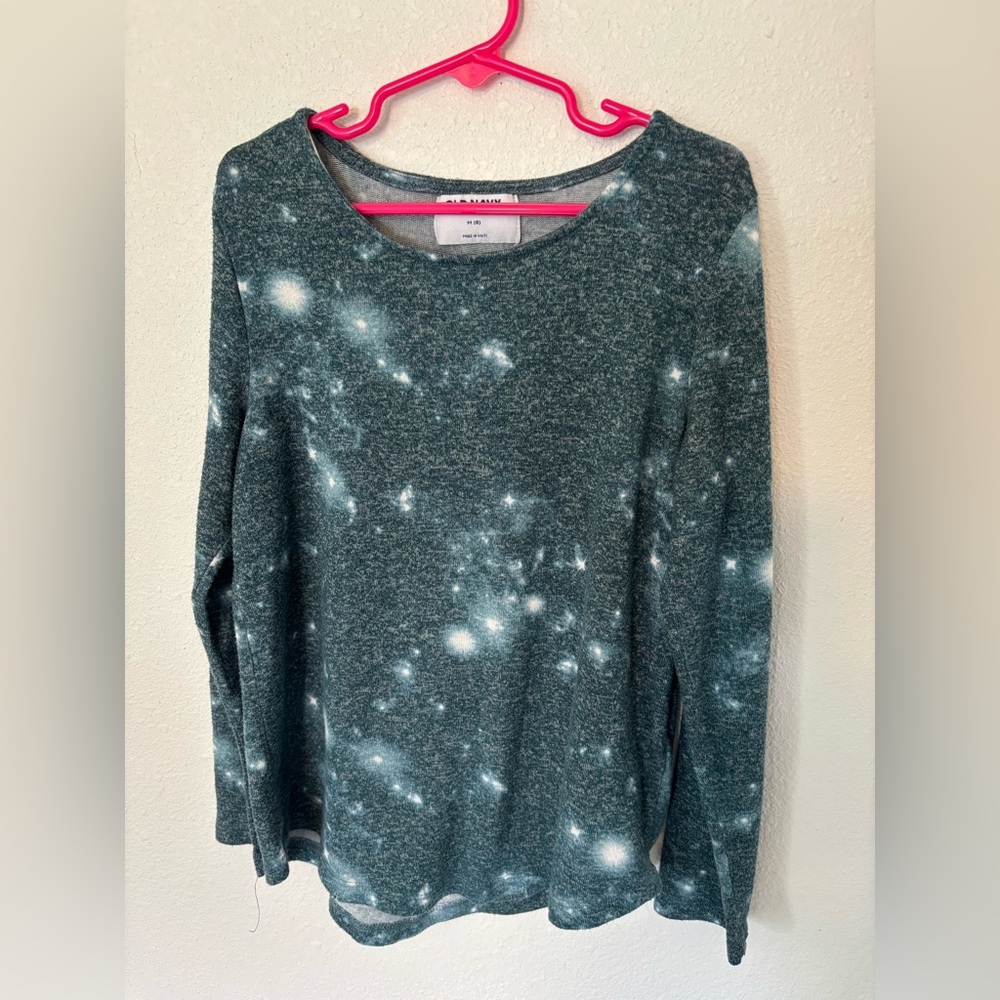 Old Navy Gray and White Knit Top